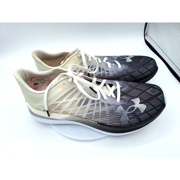 Under Armour Velocit Elite4213953841‎ Mens Sz 11 used Sneakers W sz 12.5